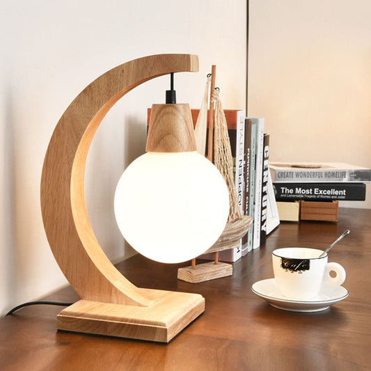 Nordic Arch Tischlampe | Skandinavische Tischleuchte aus Holz mit cremefarbenem, mattiertem Glasschirm – Ideal für Schlafzimmer & Wohnzimmer